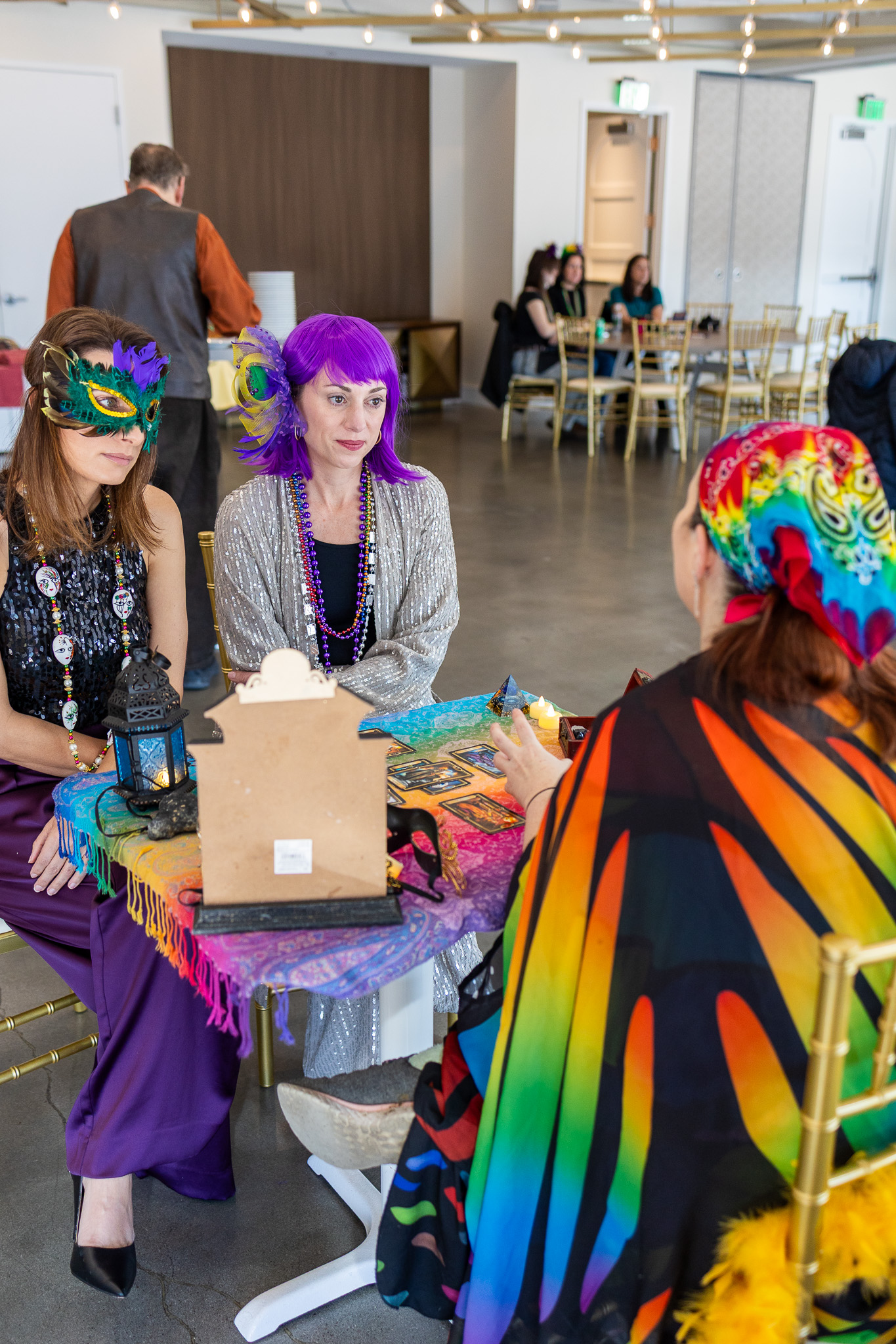 Charleston tarot reader for bachelorette parties, birthdays, beach parties, dinner parties & more in the Carolina Lowcountry